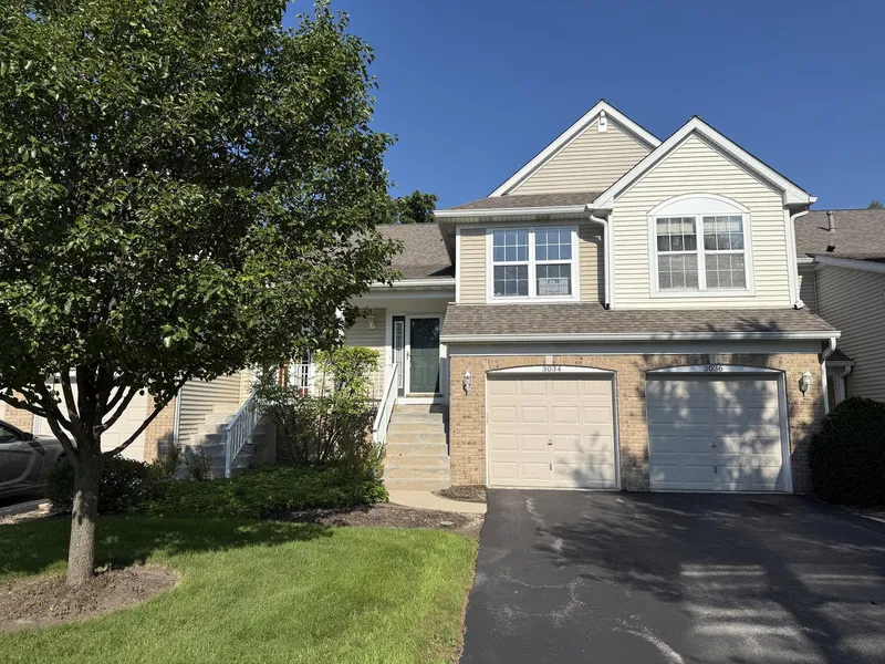3034 Autumn Lake Dr exterior